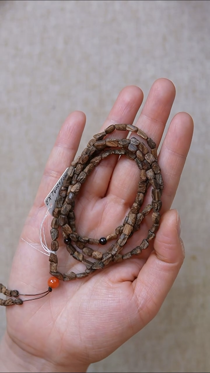 沉香手串巴布亚沉水随型