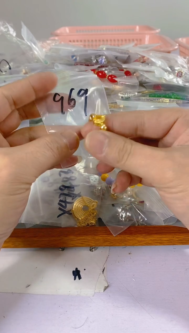 【闪购商品】水晶颈饰银S925镶嵌969红宝，蓝宝，多样性发一件赠链