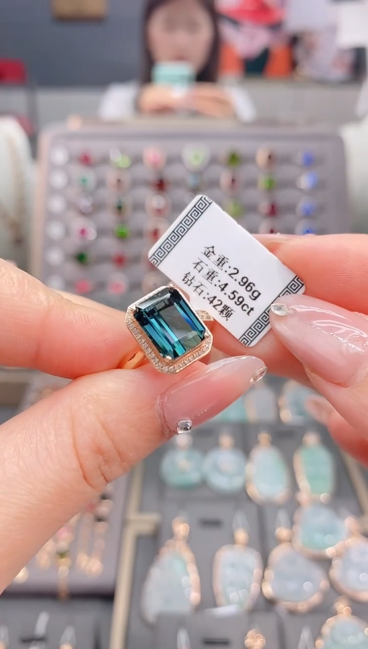 18K金镶嵌戒指碧玺4.59       