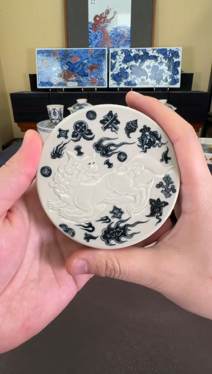 【闪购商品】二号釉阳雕狮子盖置