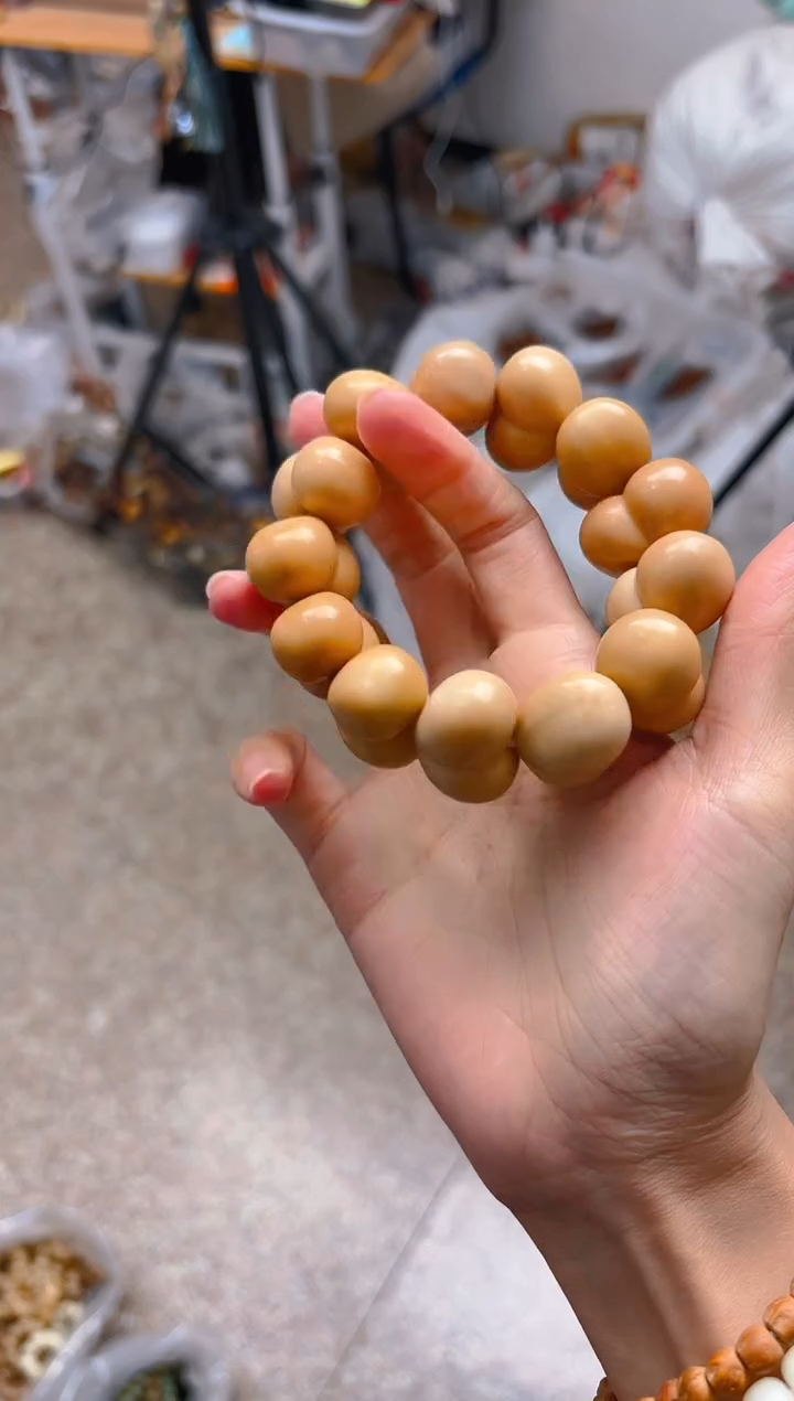 吊坠菩提根/象牙果大卡黄色爱心单圈