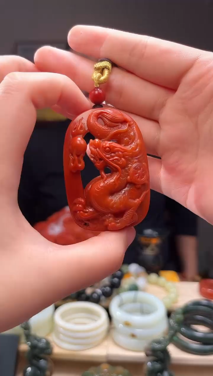 颈饰未镶嵌南红玛瑙吊坠