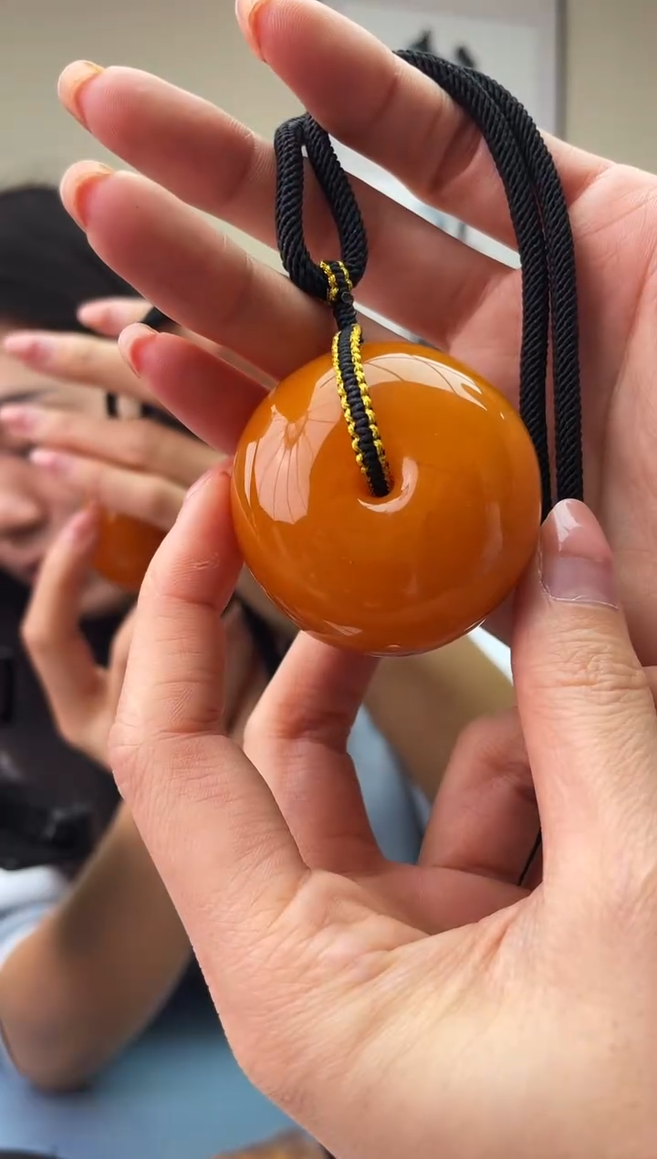 琥珀未镶嵌珠宝奇石T042微瑕假一罚十，多样性发一件