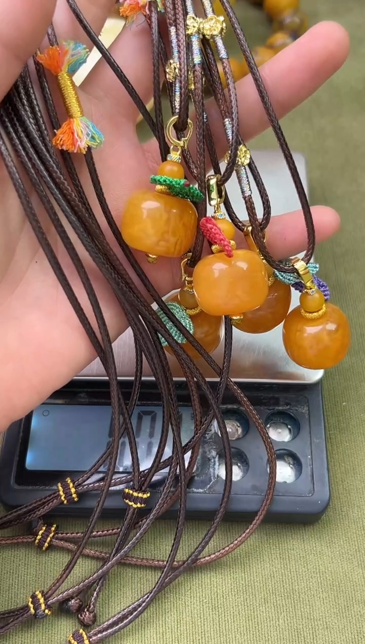 裸石琥珀未镶嵌琥珀蜜蜡吊坠多样性发一条颜色随机