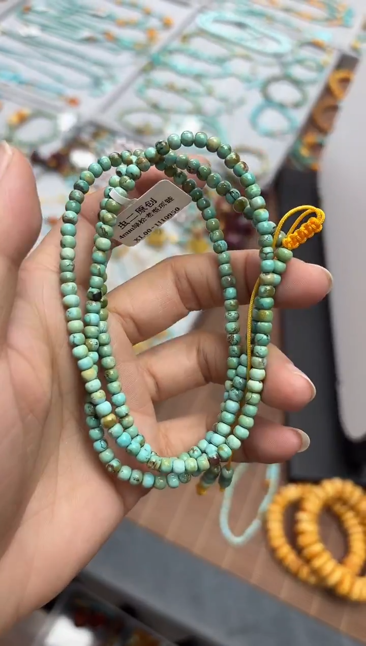 未镶嵌绿松石颈饰发一件素圈