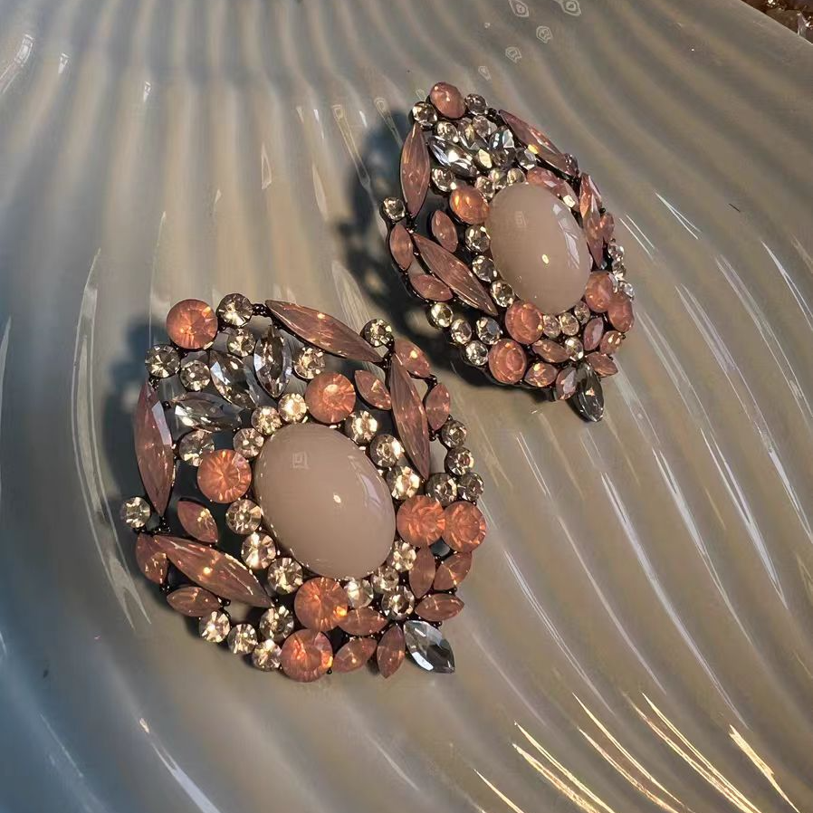 铁合金亚克力耳饰 2204 中古气质时尚宫廷风羽毛复古百搭简约耳饰