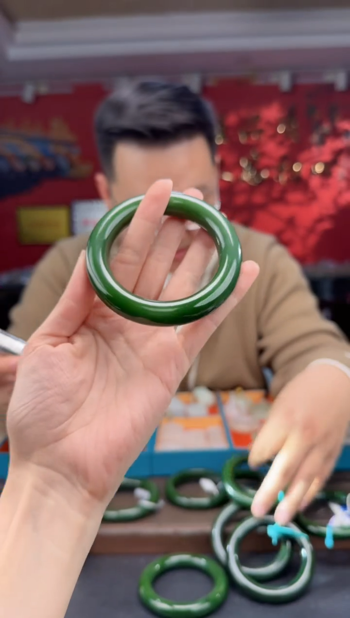 未镶嵌手镯和田玉碧玉圆条镯57