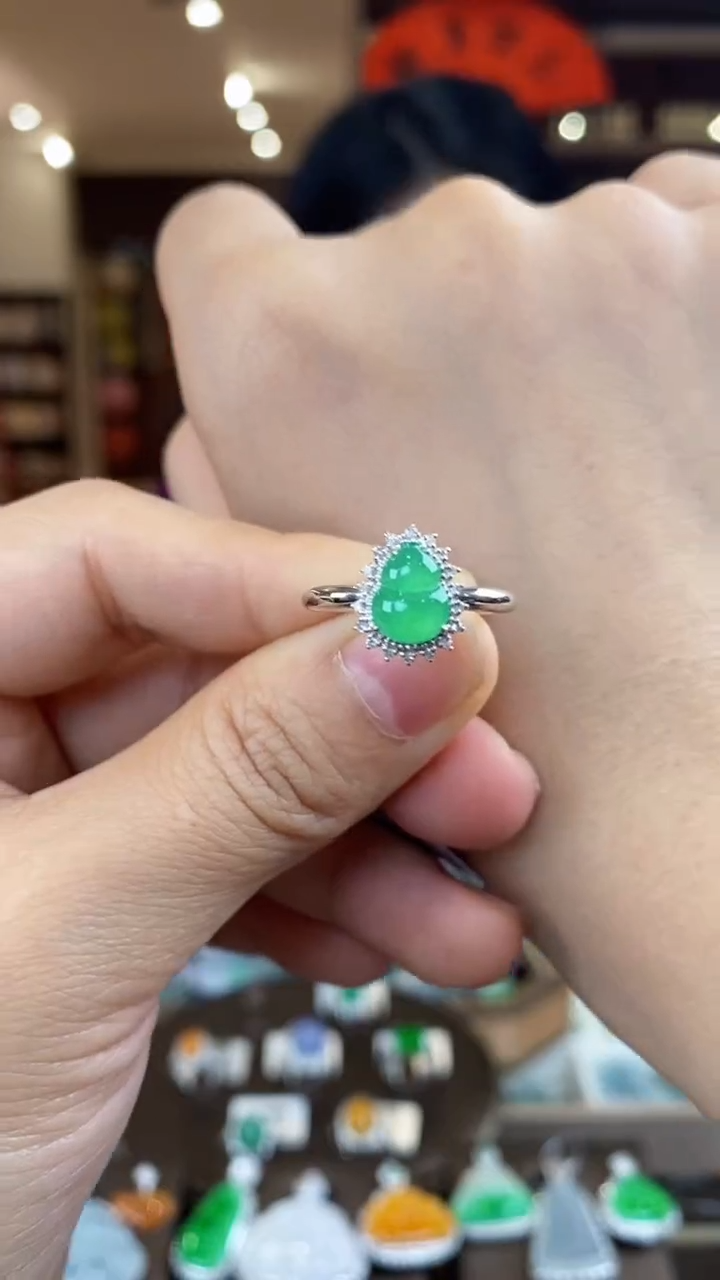 【闪购商品】翡翠戒指18K金镶嵌翡翠戒指