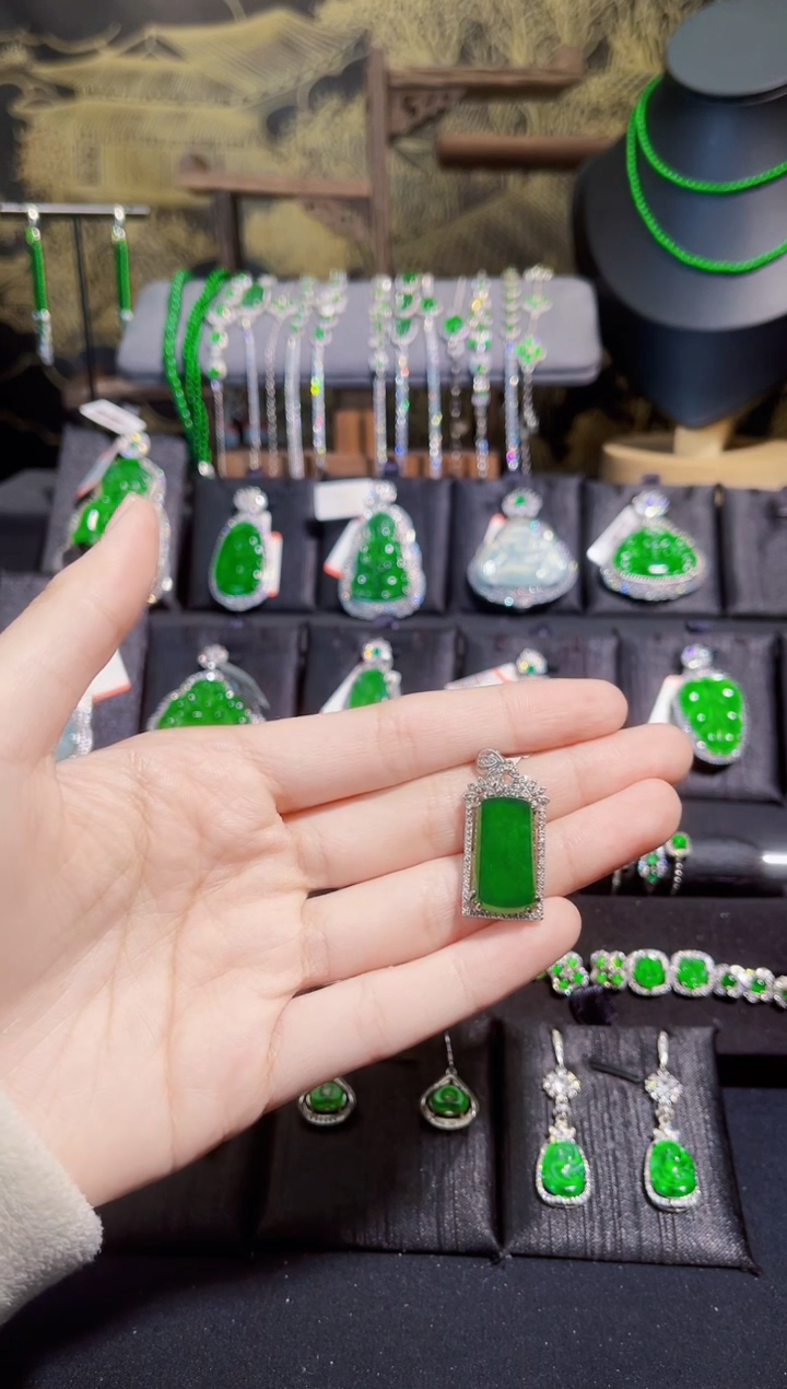 【闪购商品】翡翠颈饰银S925镶嵌无事牌吊坠