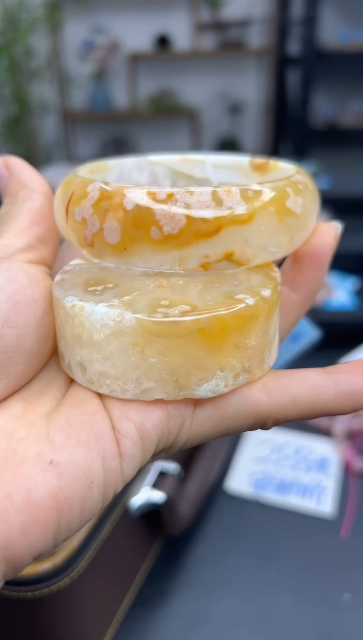 【闪购商品】石英质玉手镯未镶嵌A78(63圈赠送镯心)