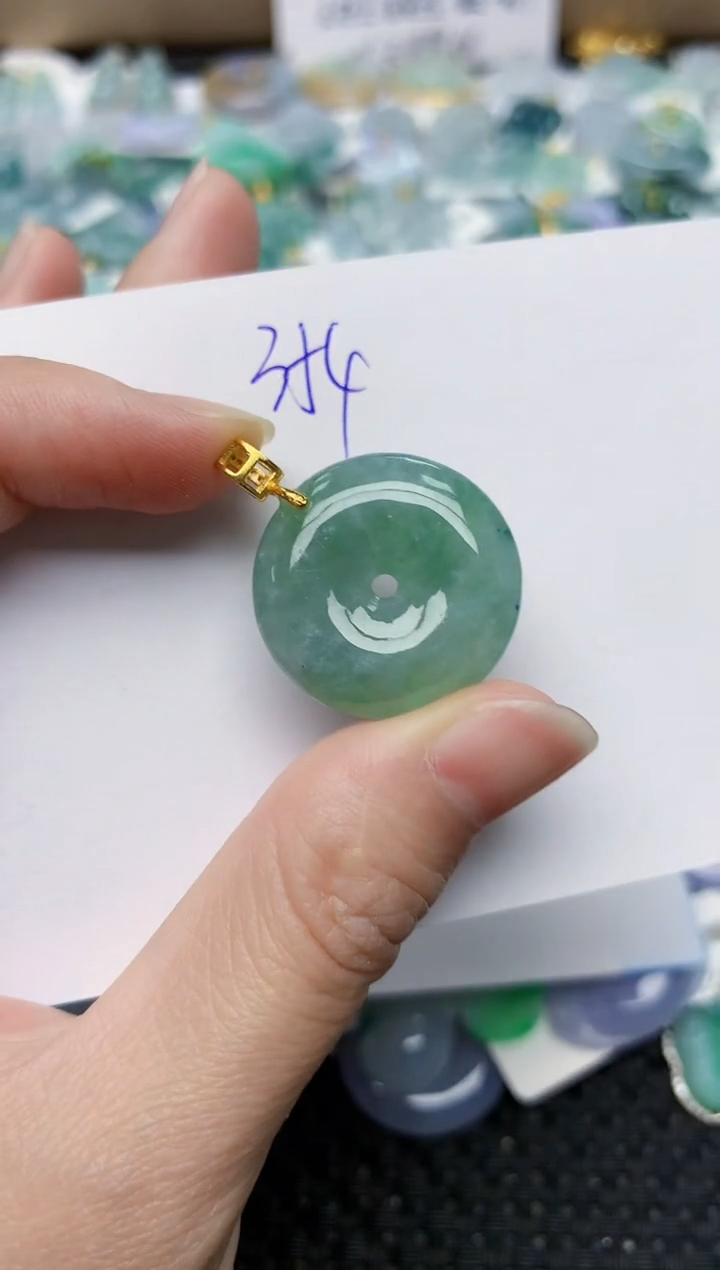 翡翠未镶嵌颈饰天然缅甸A货翡翠