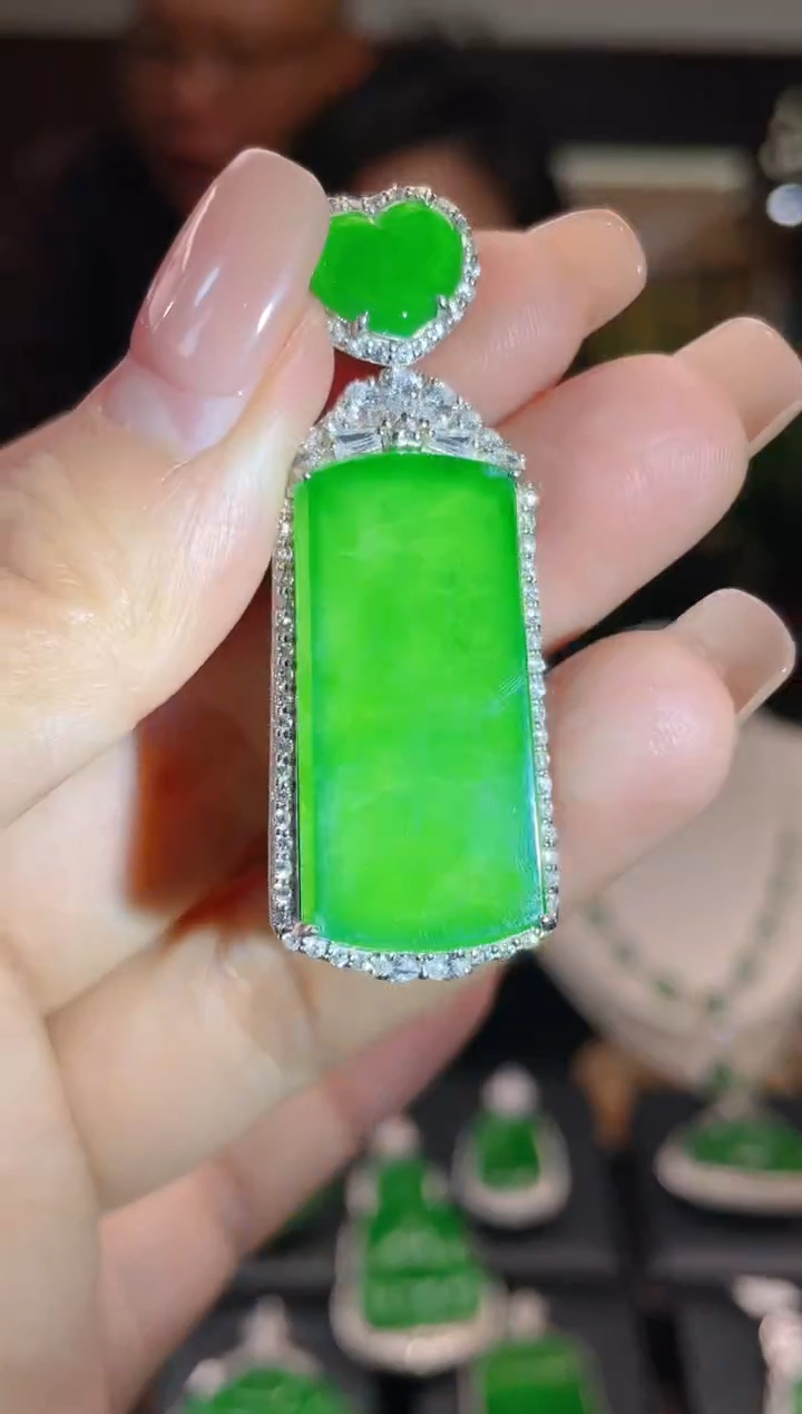 【闪购商品】翡翠颈饰未镶嵌翡翠吊坠