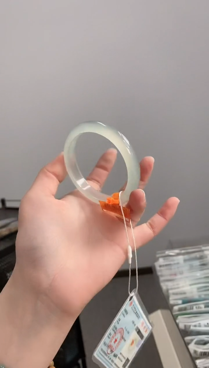 【闪购商品】玛瑙/玉髓手镯未镶嵌55-56圈