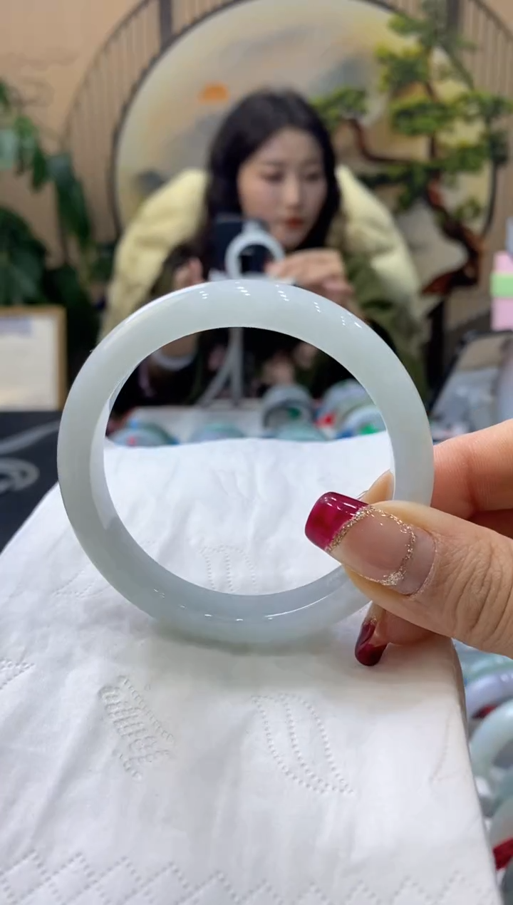 【闪购商品】翡翠手镯未镶嵌99904597