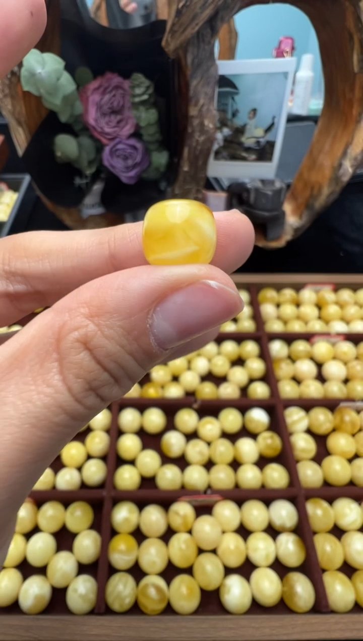 【闪购商品】蜜蜡裸石未镶嵌俄料老型12.3*10.7m1.101克