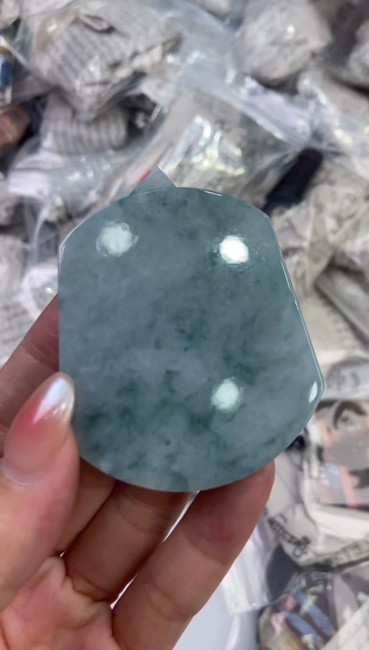 翡翠挂件未镶嵌2223008    /多样性一件发