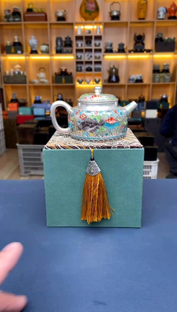 【闪购商品】撤柜高货，价格随便开@@ZH1836