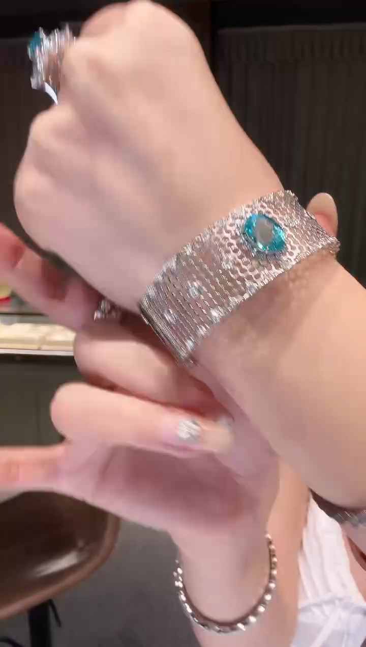 18K金镶嵌手镯钻石宽版