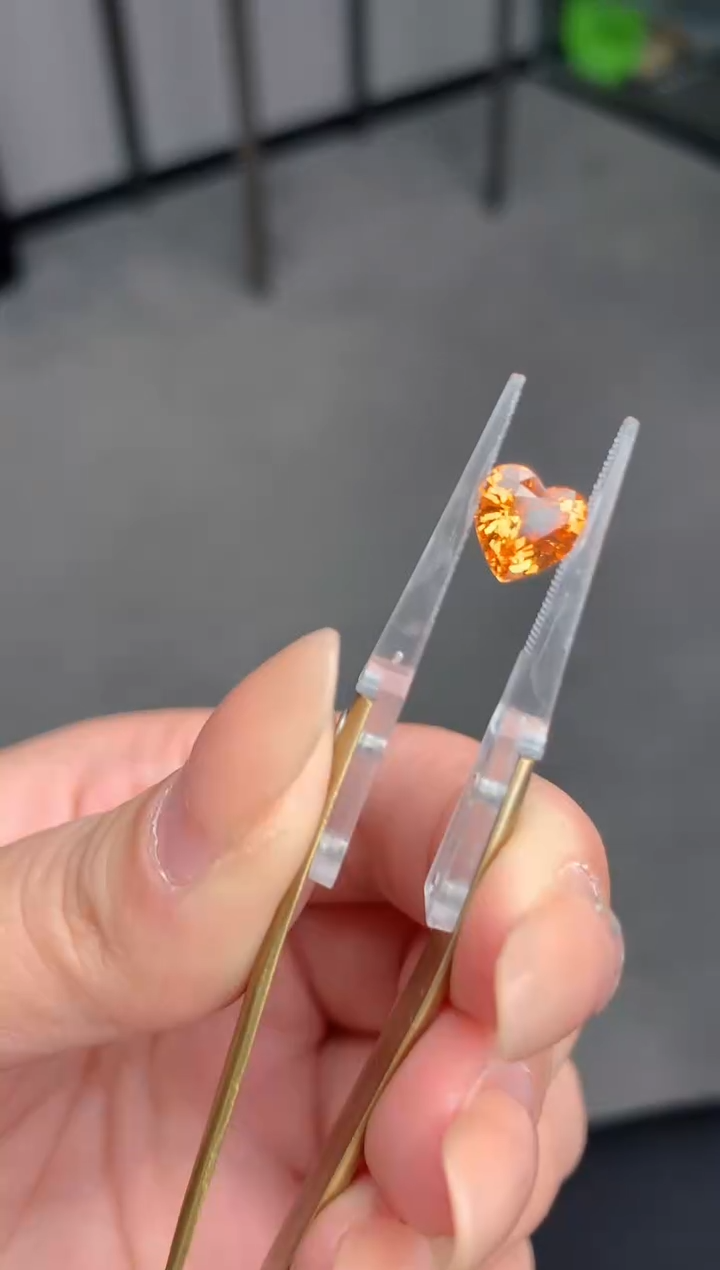 【闪购商品】石榴石裸石未镶嵌2ct芬达