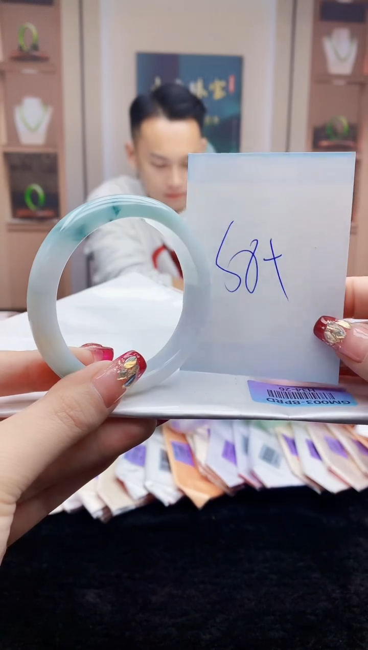 【闪购商品】翡翠手镯未镶嵌     H34-26