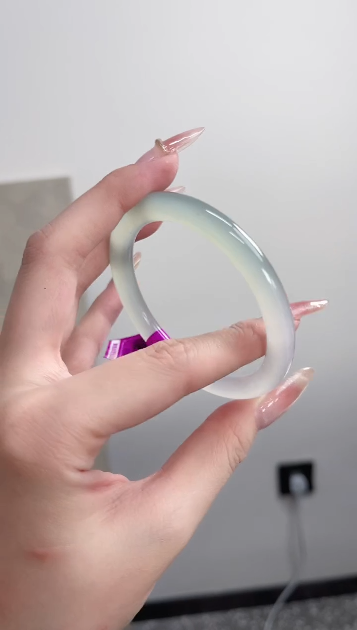 【闪购商品】玛瑙/玉髓手镯未镶嵌58-59圈 需要包容圆条