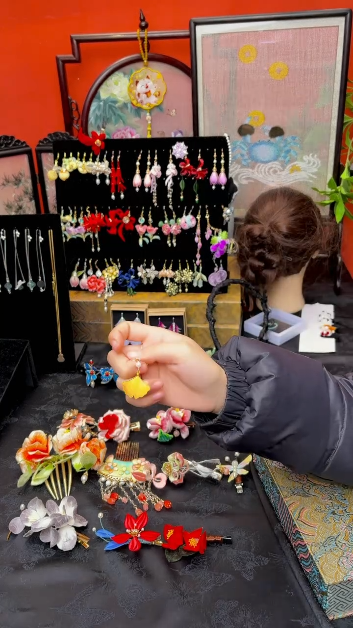 刺绣阳**雪非遗苏绣手工饰品