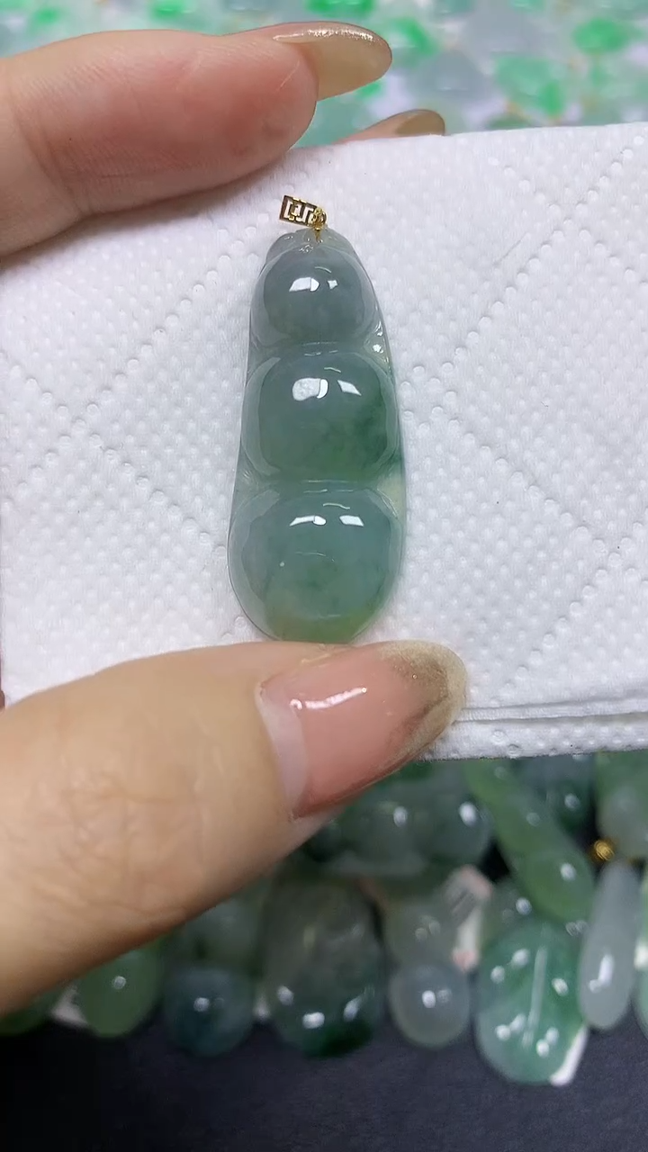 颈饰18K金镶嵌翡翠A货