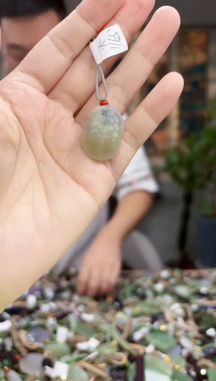 未镶嵌和田玉挂件拍一发一