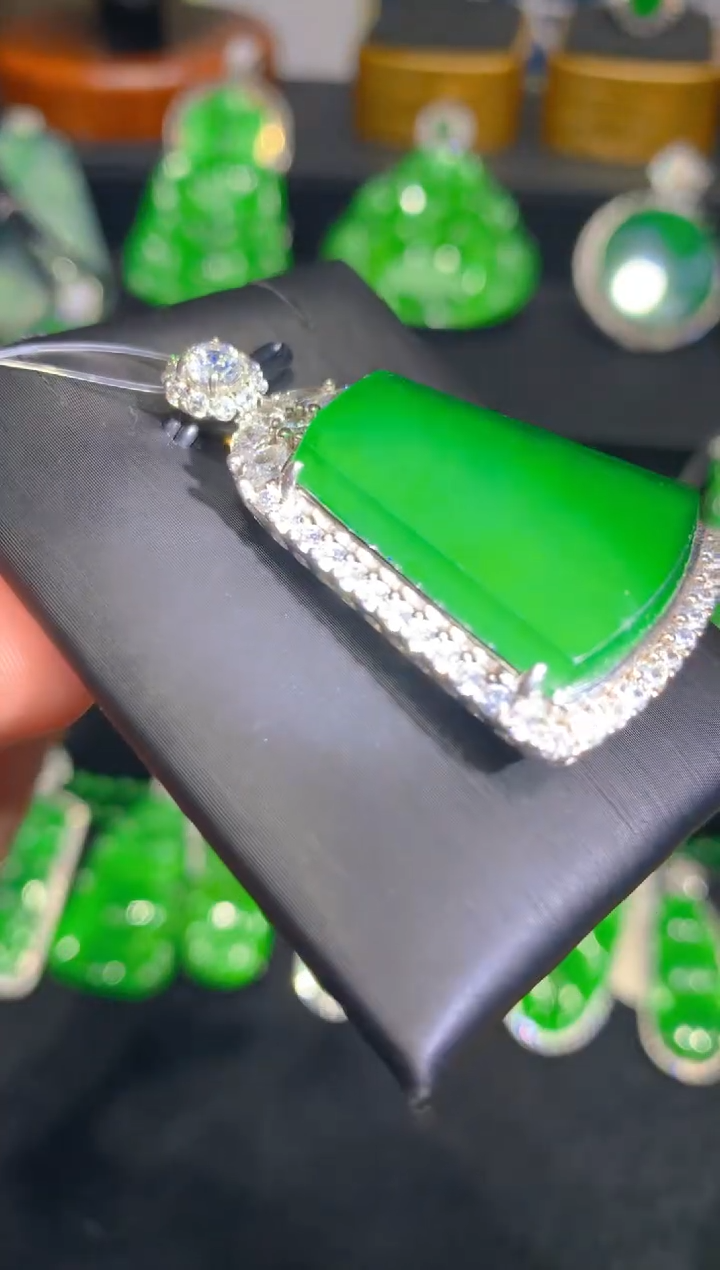 【闪购商品】翡翠颈饰银S925镶嵌50一季