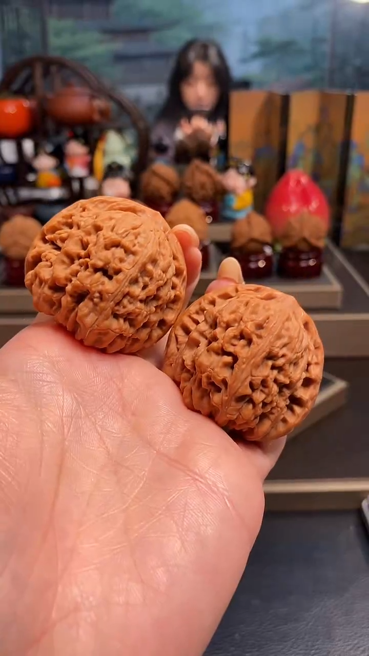 【闪购商品】文玩核桃把件H 337南疆石44尺