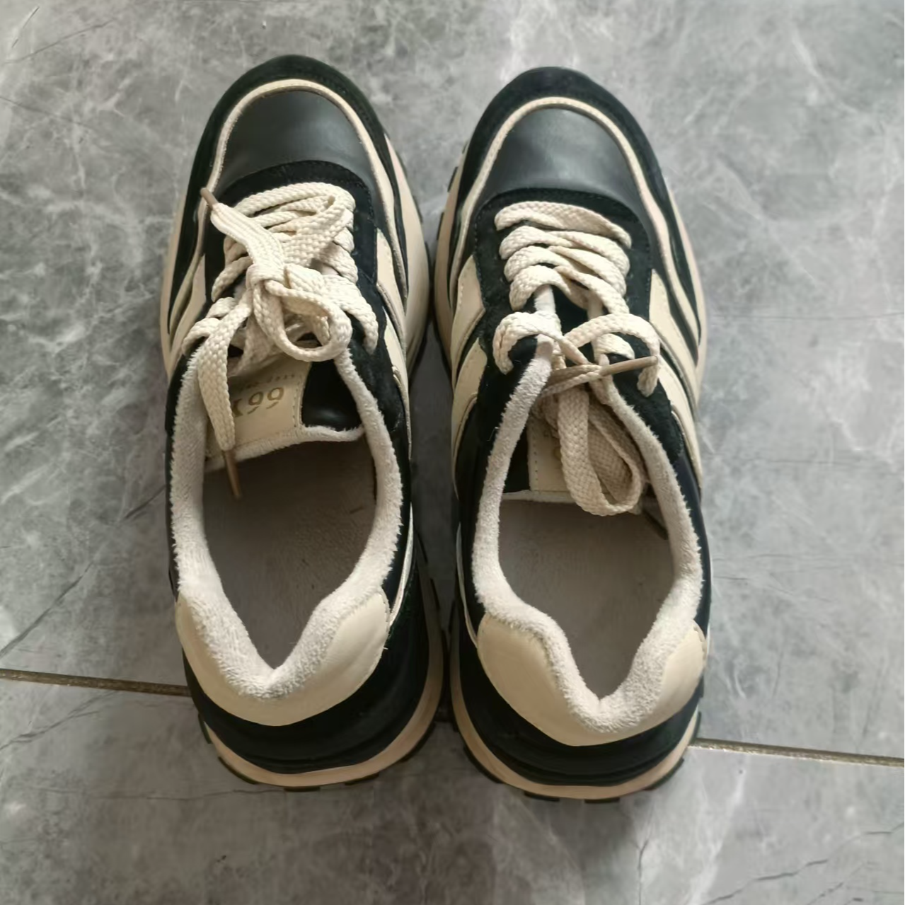 时尚休闲秋冬款鞋子女士百搭黑色真皮厚底黑白低帮系带