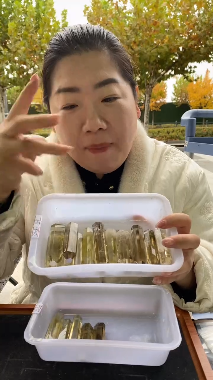 未镶嵌珠宝半成品水晶黄水晶柱子D411多样性发其一