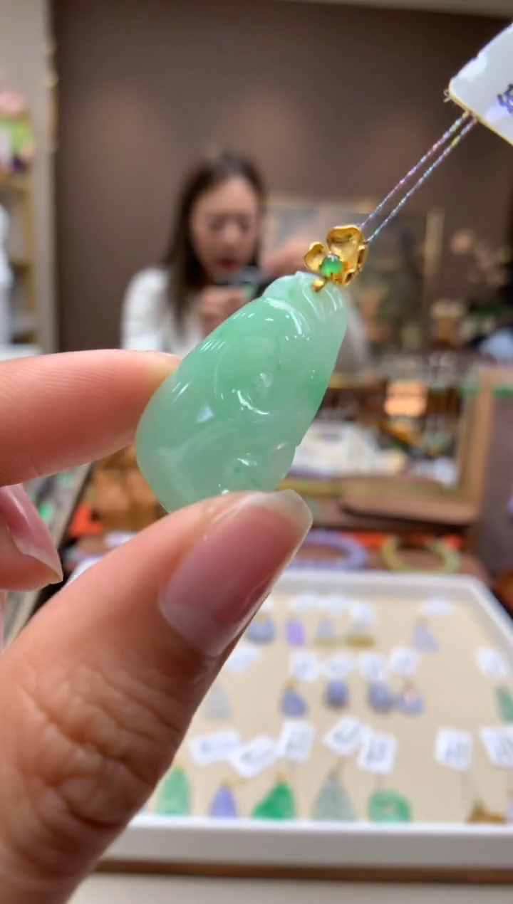 【闪购商品】翡翠颈饰18K金镶嵌如意