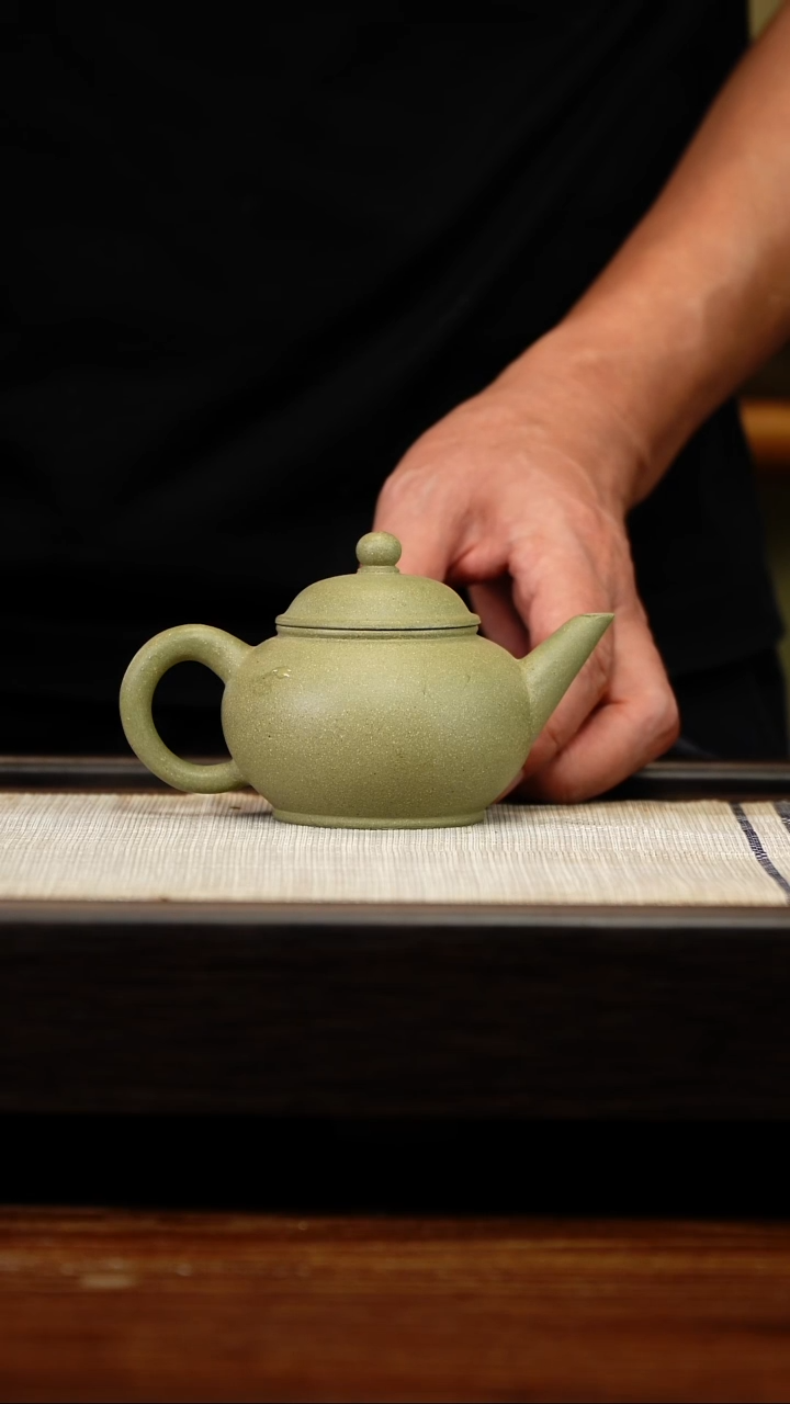 茶壶紫砂豆青水平