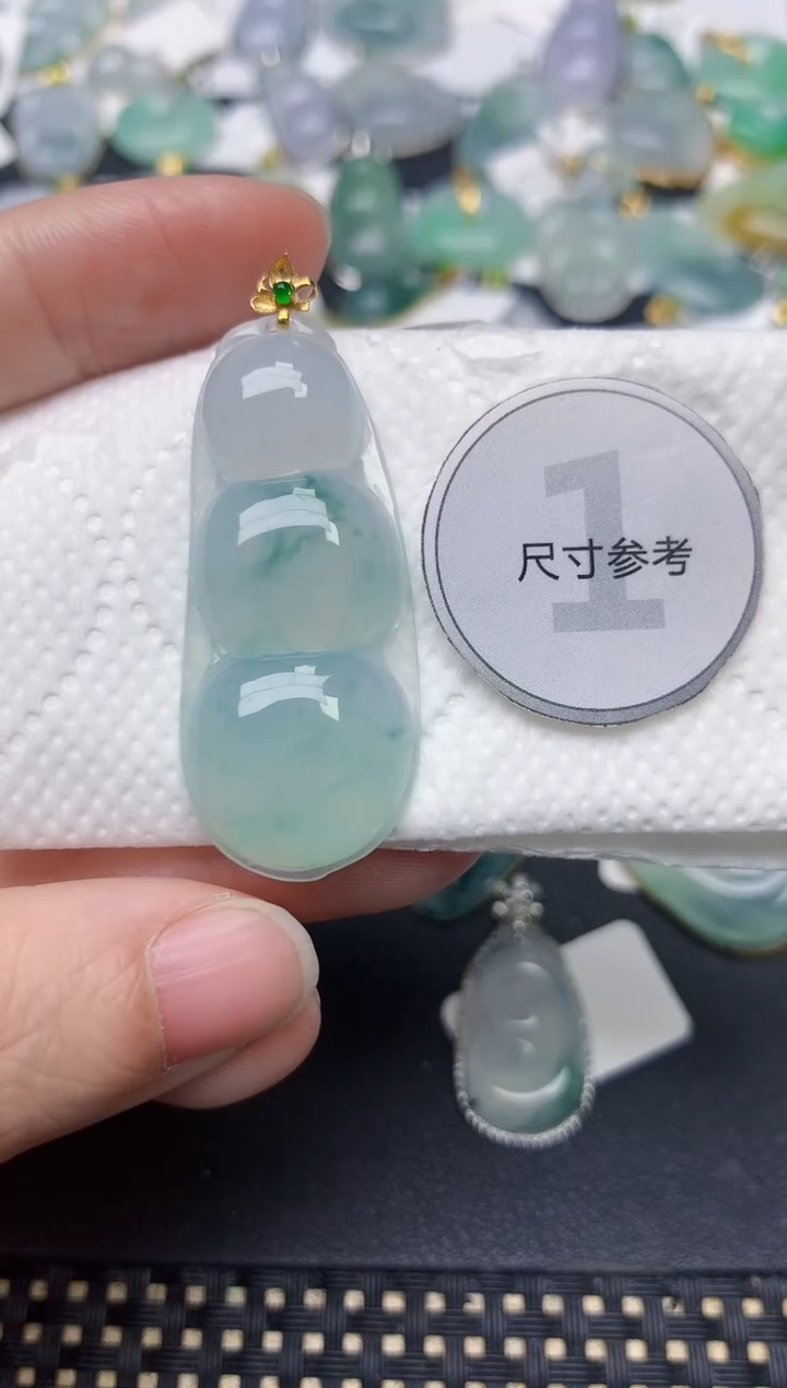 颈饰18K金镶嵌翡翠天然缅甸A货翡翠