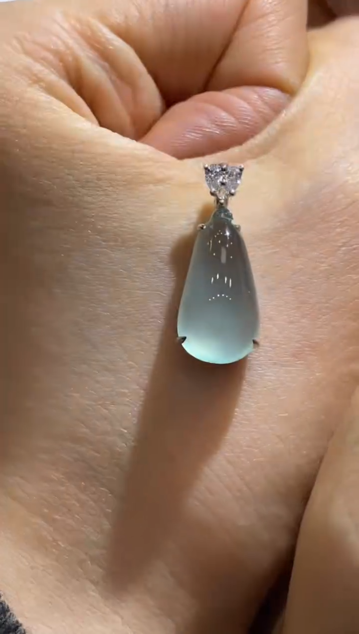 颈饰18K金镶嵌翡翠听***雨收到货48小时鉴赏期（超时不退不换）