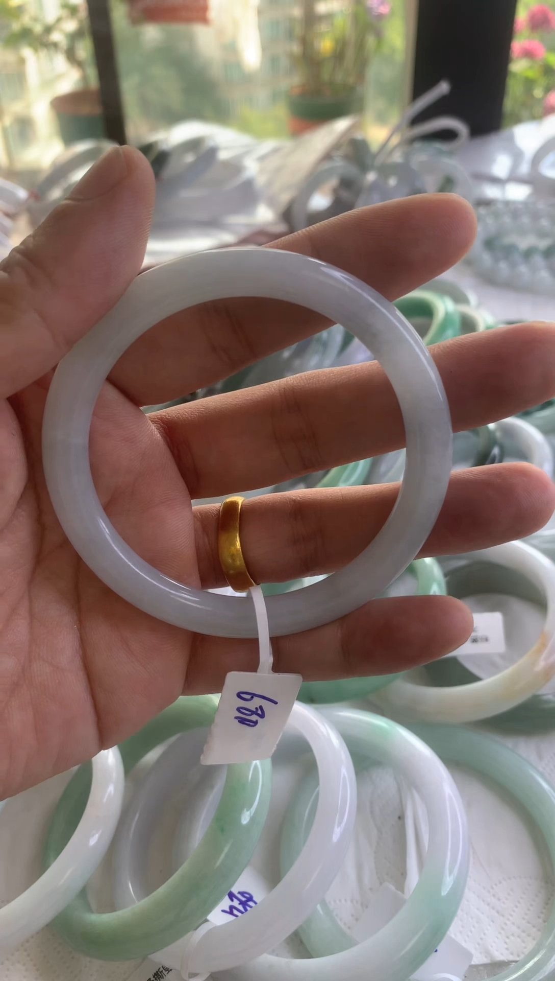 翡翠手镯未镶嵌56圆条