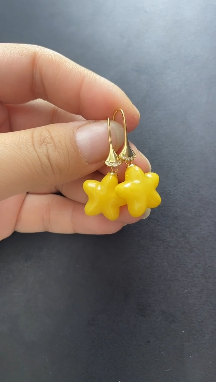 裸石琥珀未镶嵌耳坠