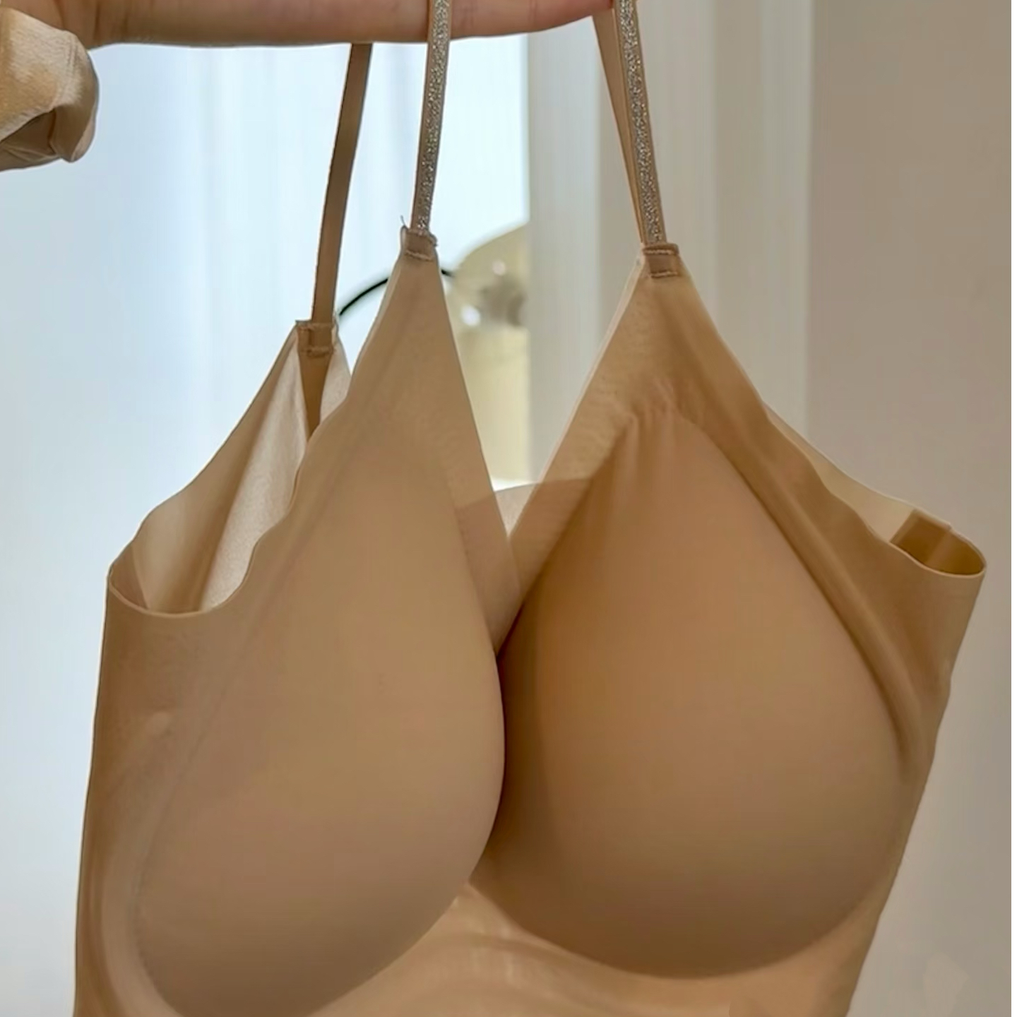 蕉树 7.0闪钻肩带洞洞杯果冻软支撑粉底液内衣2513