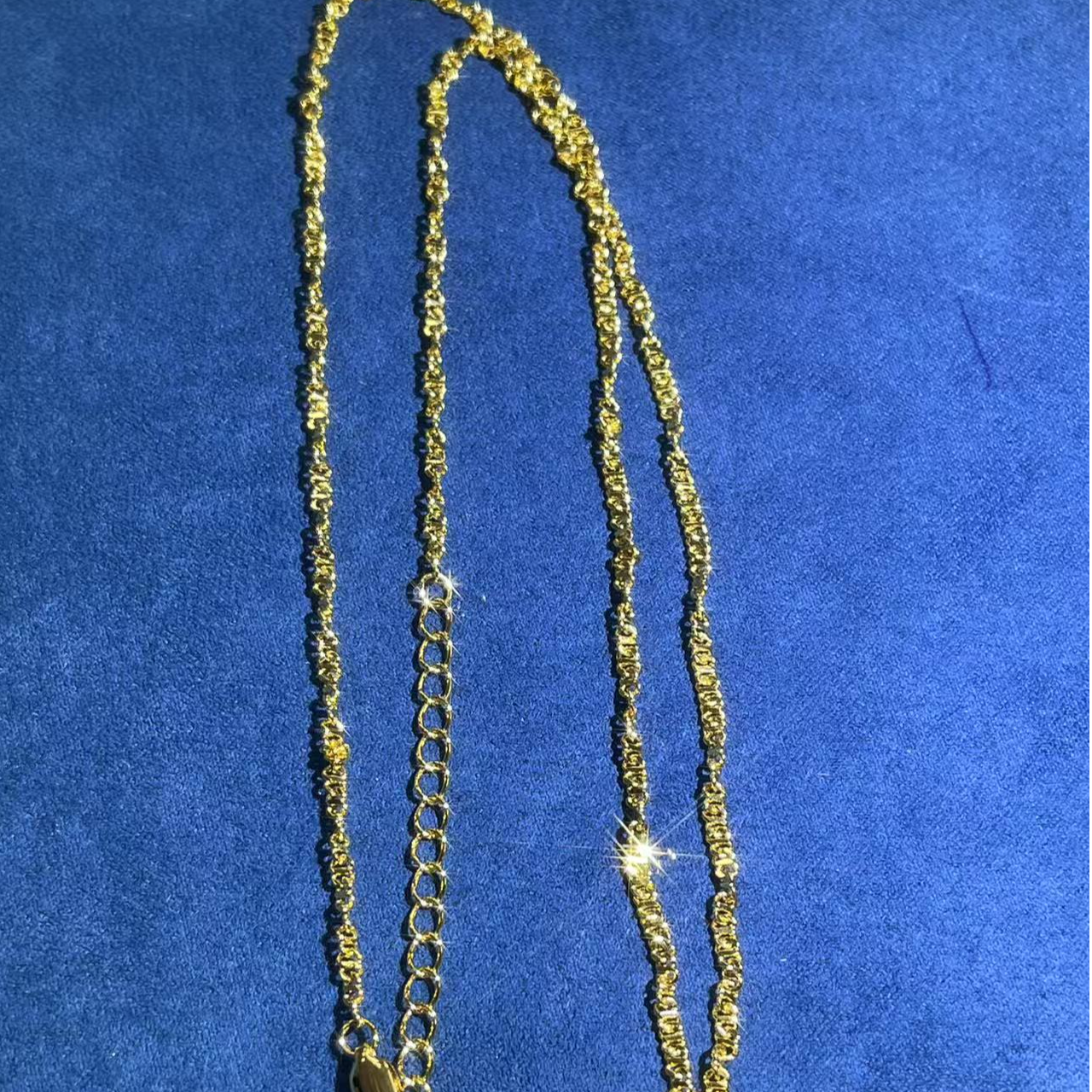 a15黄色八字项链多样性发货