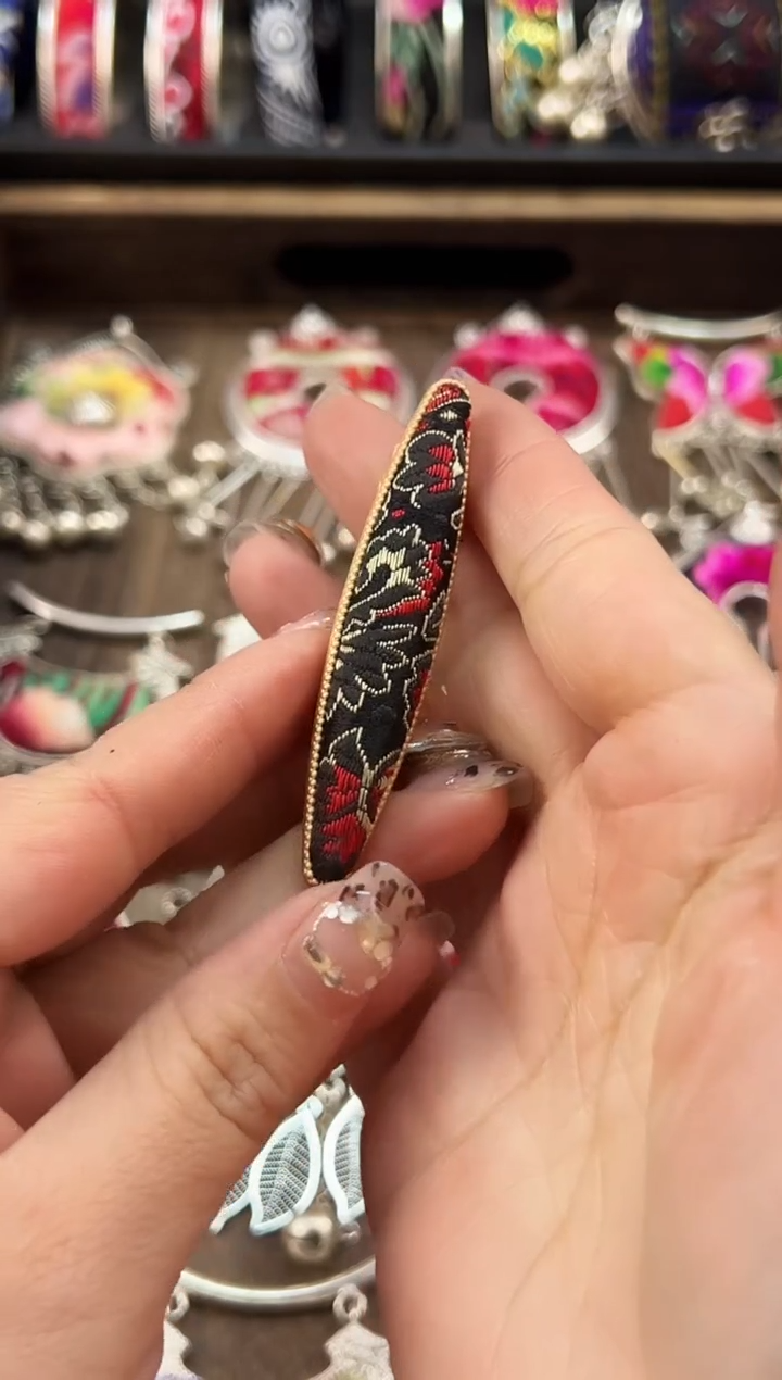 【闪购商品】织绣民族风老绣饰品459