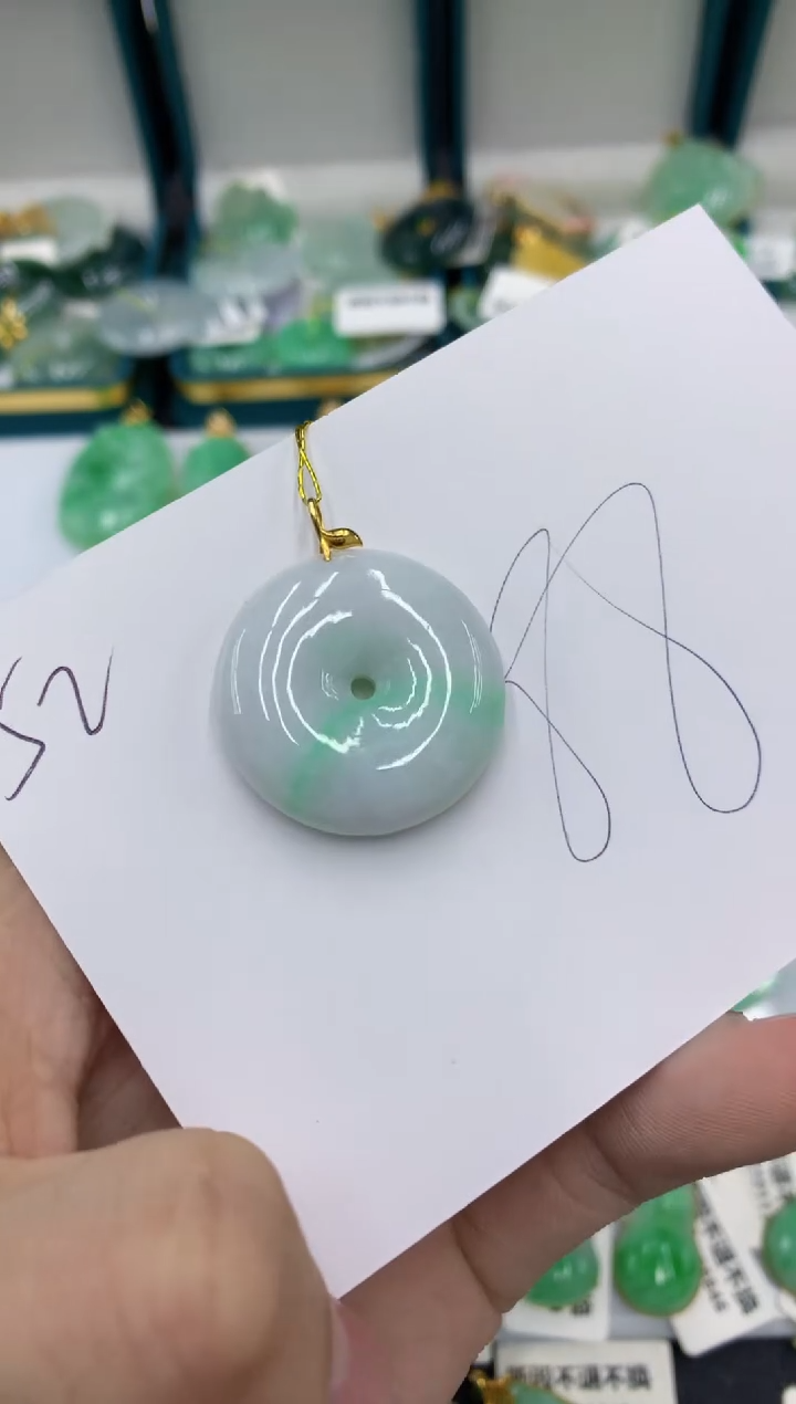 【闪购商品】翡翠颈饰18K金镶嵌翡翠