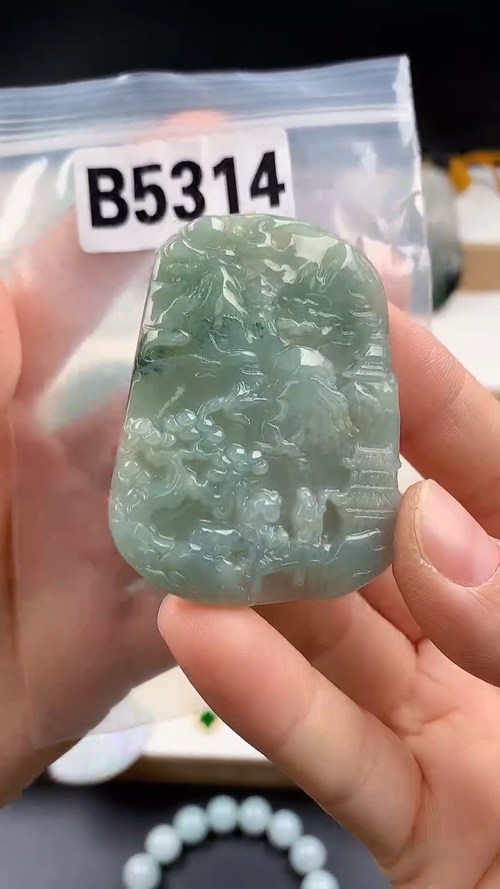 颈饰未镶嵌翡翠天然翡翠吊坠挂件