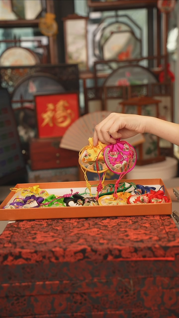 扇子海浪花锦囊 绣花吊坠非遗