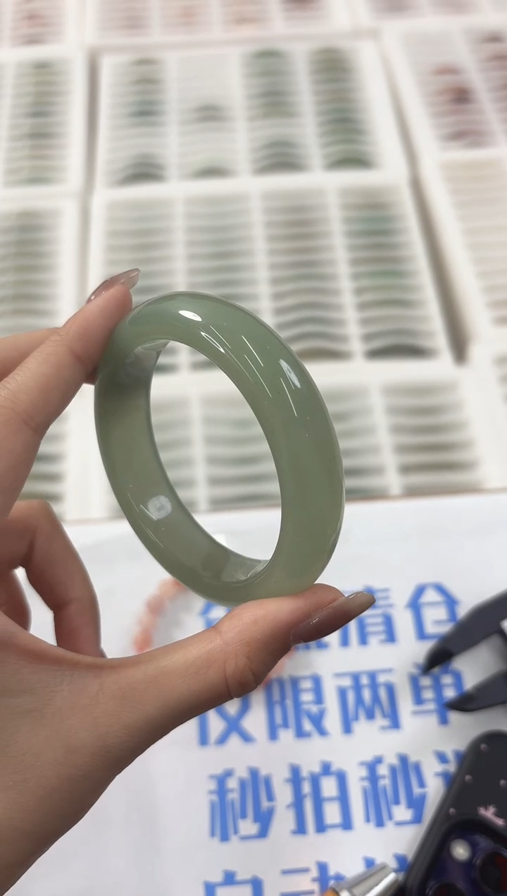 未镶嵌手镯石英质玉10-58D