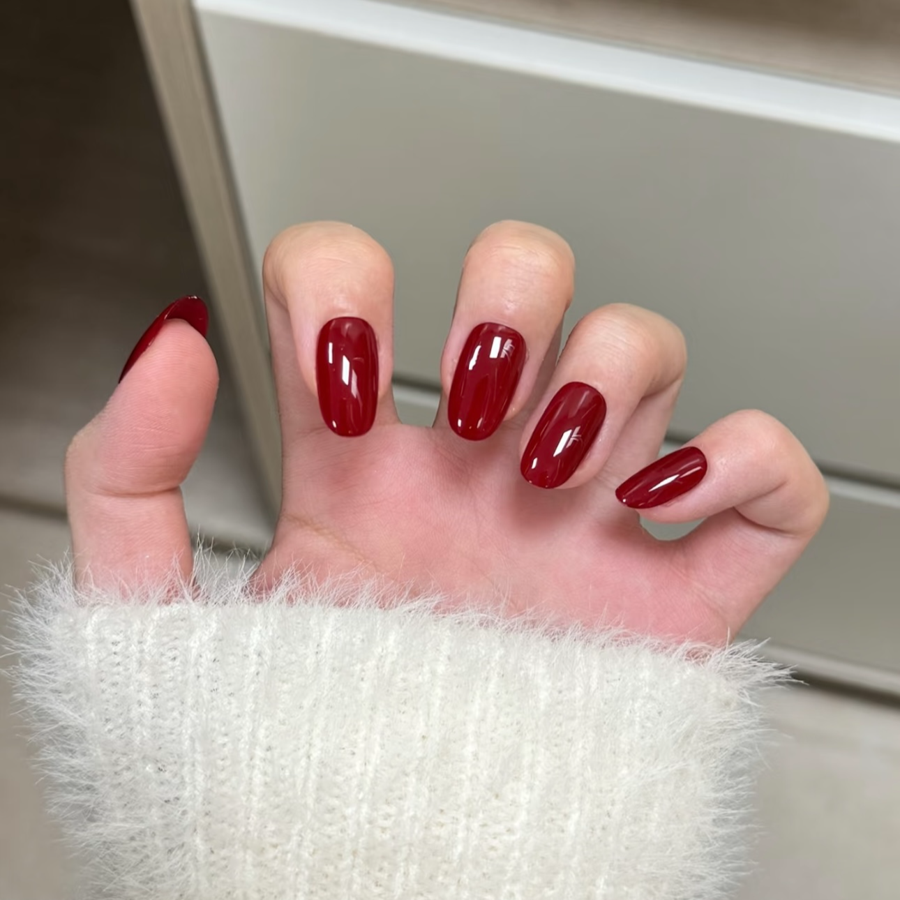 显白高级酒红色短款手工穿戴甲日常百搭气质美甲