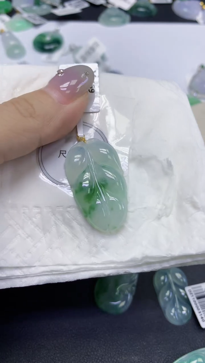 颈饰18K金镶嵌翡翠天然缅甸翡翠A货百元以上9元证书费自理