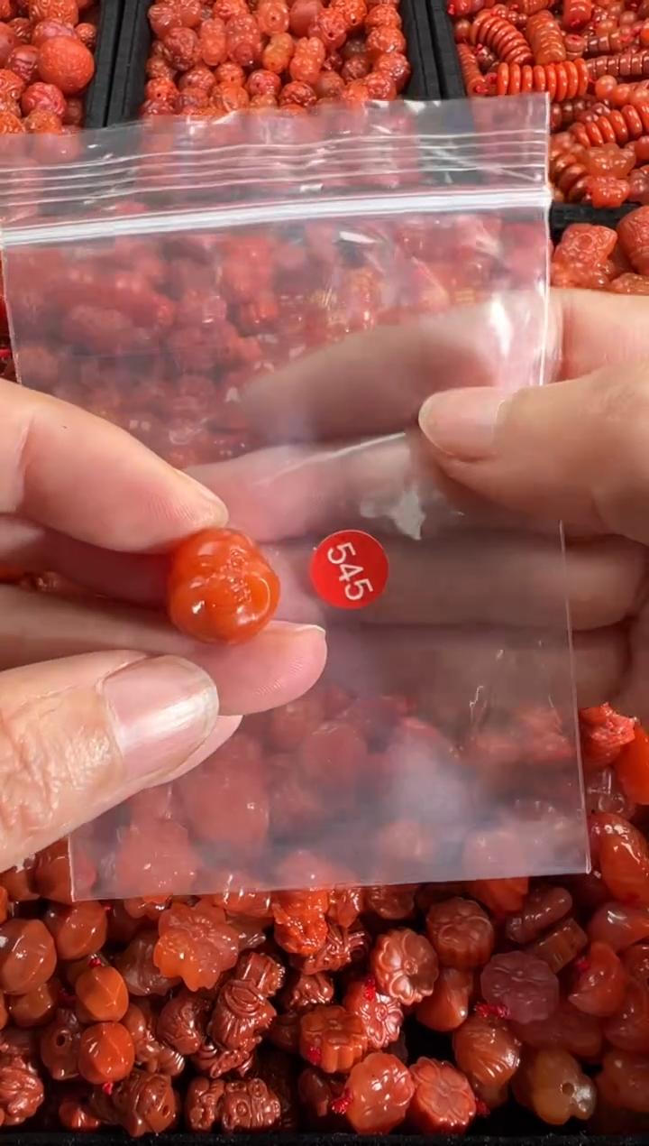 【闪购商品】南红玛瑙颈饰未镶嵌2