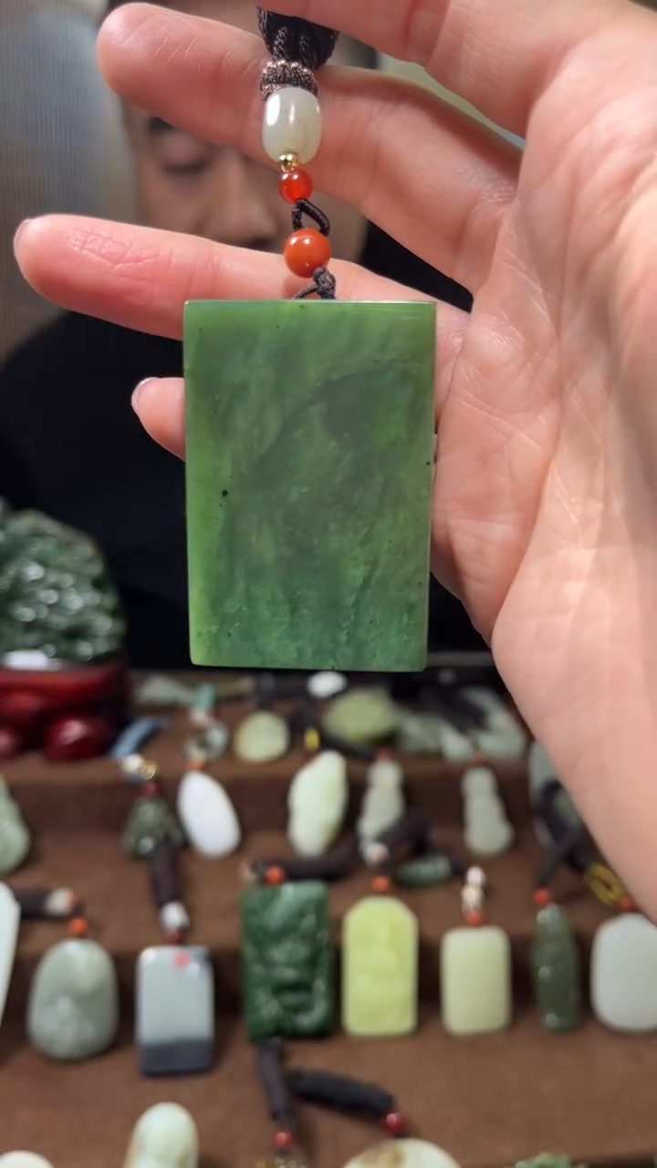 颈饰未镶嵌和田玉·