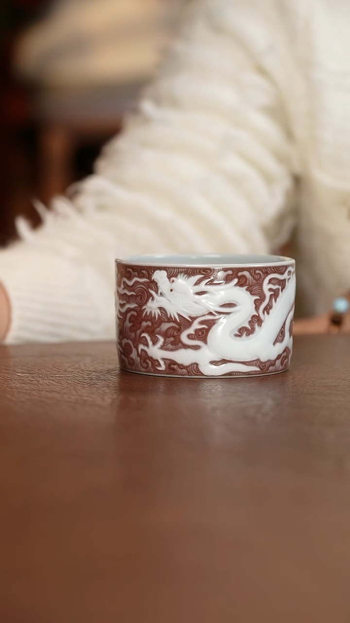 【闪购商品】元青花釉里红龙纹杯